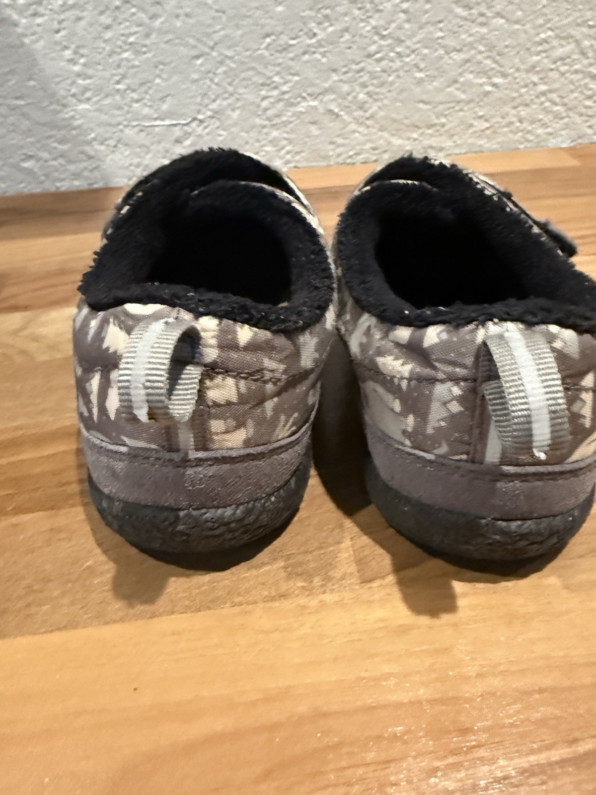 Scarpe basse Youth KEEN Howser acciaio grigio bianco stella taglia 12