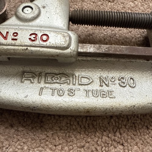 RIGID No.30 Pipe Conduit Tubing Cutter - Cuts 1 - 3" Tube - Picture 5 of 7