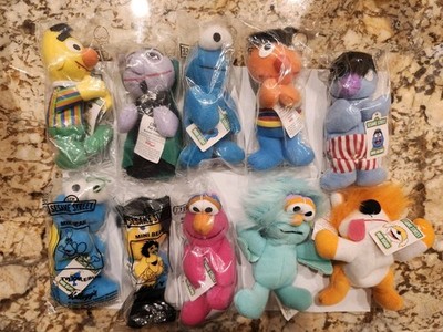  Lot of 10 Vintage 1999 Kellogg's Sesame Street 4'' Mini Beans Bert, Ernie, Etc