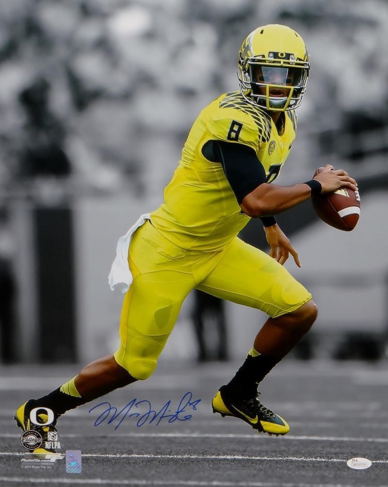 Marcus Mariota Autographed Signed Oregon Ducks 16x20 Passing PF Photo- JSA W Auth 