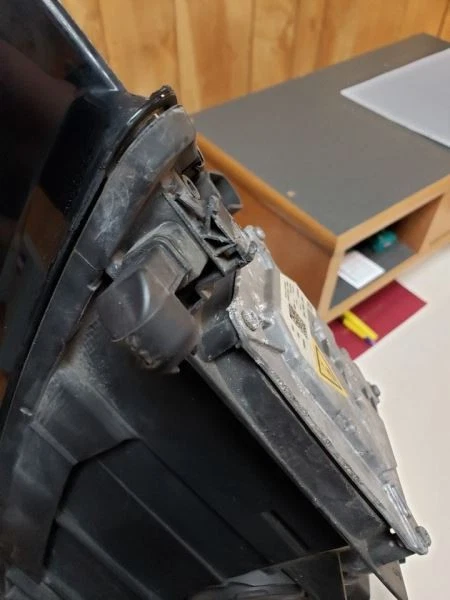 Passenger Headlight Base Xenon HID Adaptive Curve Fits 08-11 AUDI TT 928617 - Image 2 of 4