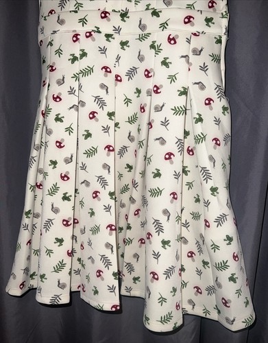 Vestido midi plisado con cordones mediano Hot Topic diseño de gnomo de jardín caracol setas ☼ - Imagen 2 de 6