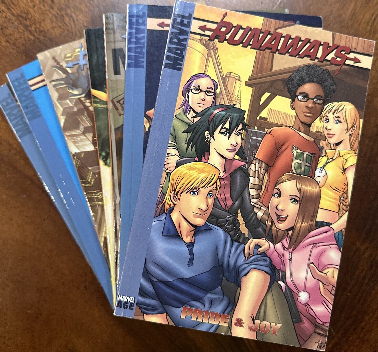 Runaways - Marvel - Graphic Novels 1-7 Lot