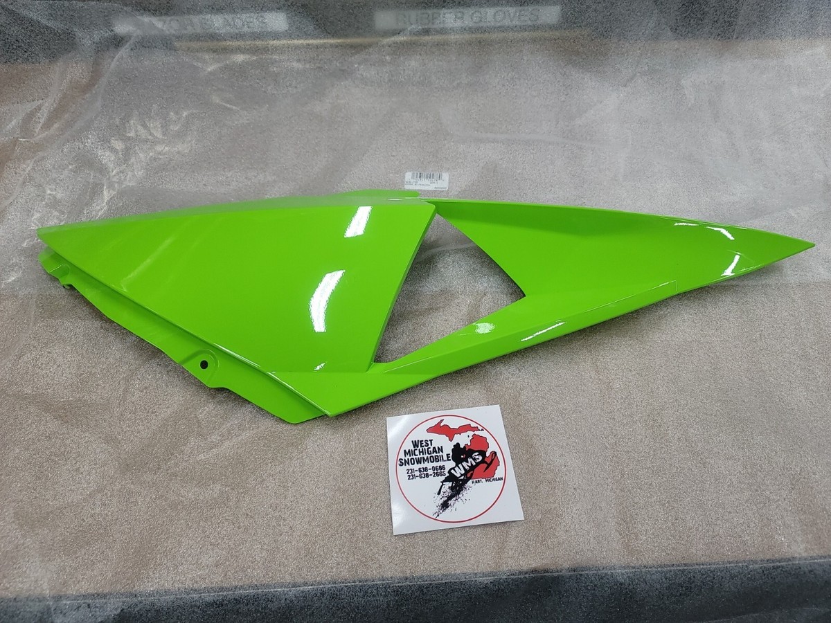 2022 m 8000 Arctic Cat Alpha One Hood, main rh painted med green