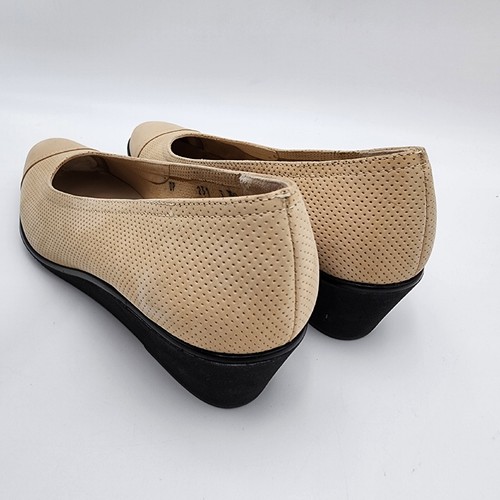 Salvatore Ferragamo Women's Beige Suede Pumps Shoes Size 7 3A Made In Italy - Picture 9 of 12