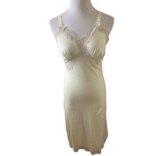 Vintage Baronet Lingerie Short Slip Dress 1960s Glamour Yellow Nude Lace 32