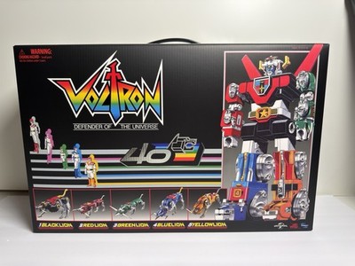Voltron 40th Anniversary Collector s Set Die-Cast Lions w/ Light-Up Base