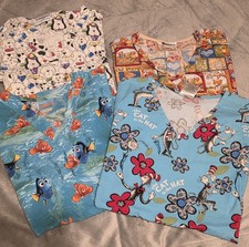 4 Scrub Tops XS Disney, Dr. Seuss, Bernstein Bears And Leaping Frogs.