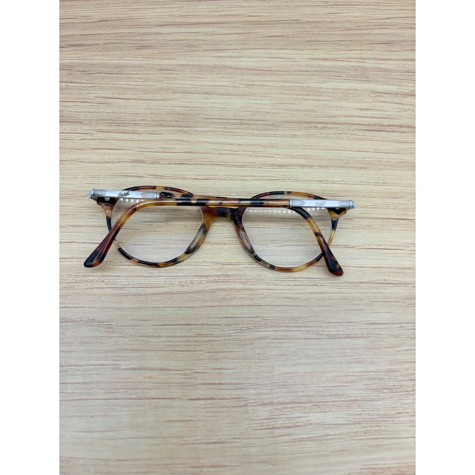 Monturas de gafas Persol redondas con caparazón de tortuga detalles metálicos plateados unisex Foto 2 de 4