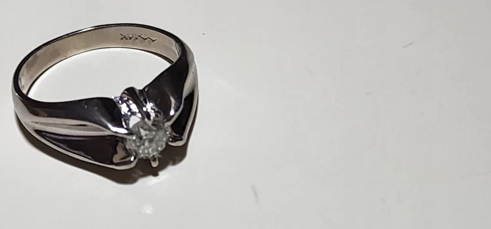 Anillo solitario de diamantes de oro blanco de 14k para hombre usado Foto 3 de 4