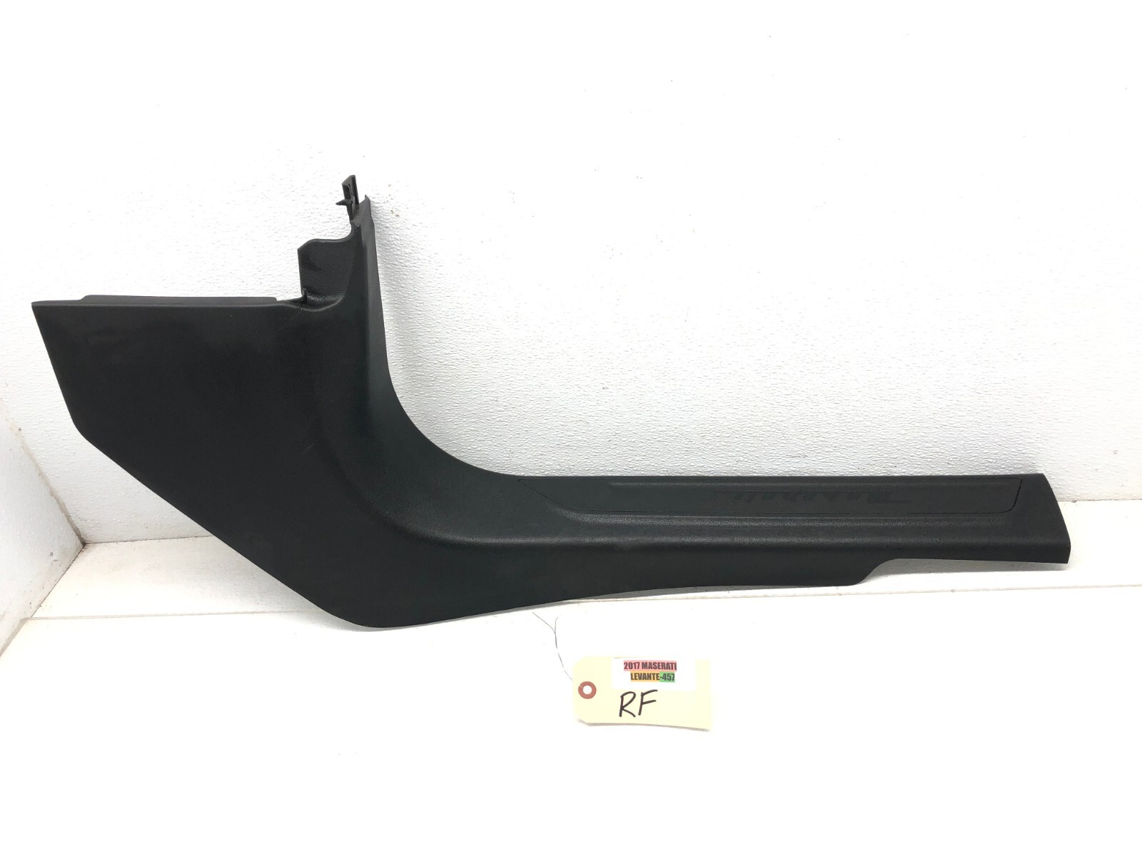 2017-2020 MASERATI LEVANTE RIGHT PASSENGER FRONT DOOR SILL SCUFF PLATE TRIM OEM
