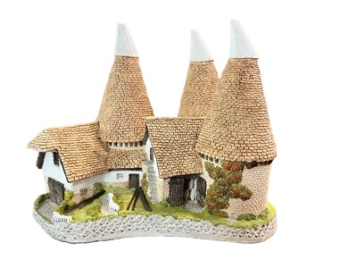 David Winter Triple Oast, Suffolk House, St. Anne's Well Village