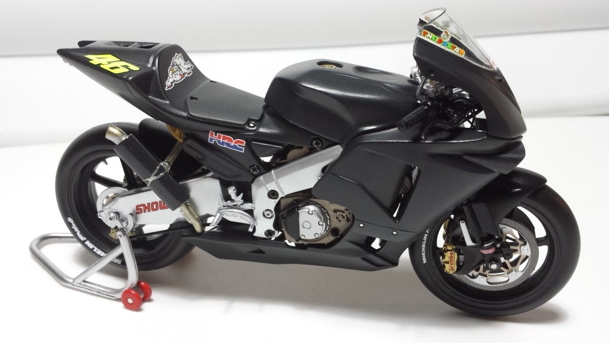 Honda Rc211v Valentino Rossi Test Bike 2002 MINICHAMPS