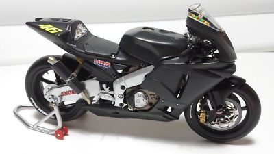 ミニカー MINICHANPS Honda RC211V Valentino Rossi Minichamps 1/12 Honda RC211V 2002 Valentino Rossi Repsol