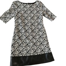 Adrianna Papell Black And White Sleeves Round Neckline Aline Dress Size 10