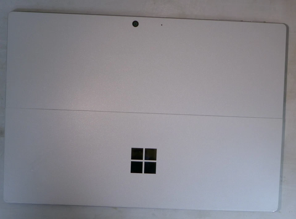 Microsoft Surface Pro 7, 12.3", Platinum, (256GB SSD, i7, 16GB)- minor crack - Image 4 of 4