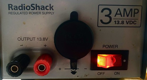 RADIOHACK POWER SUPPLY 13.8VDC 3A 120V MODEL 22-504 120 - Zdjęcie 2 z 8
