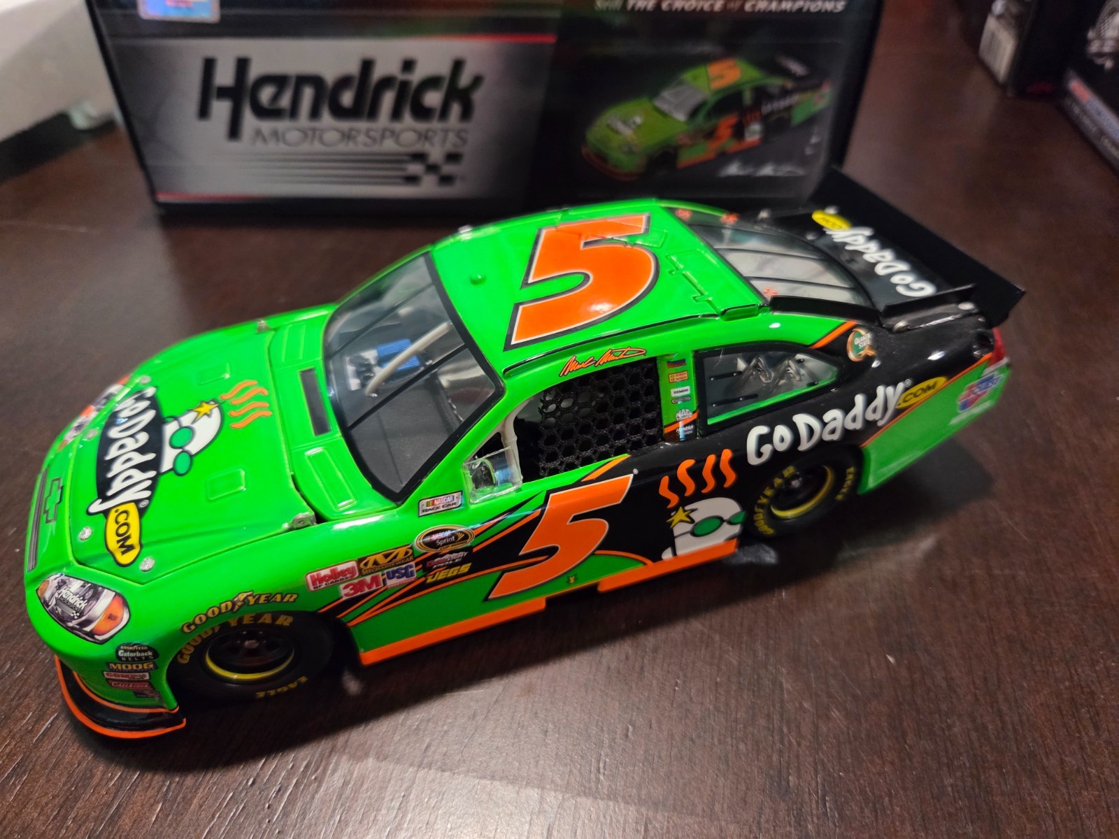 Mark Martin 2011 GoDaddy #5 Chevy Impala 1/24 Action Diecast Nascar 1/2790 