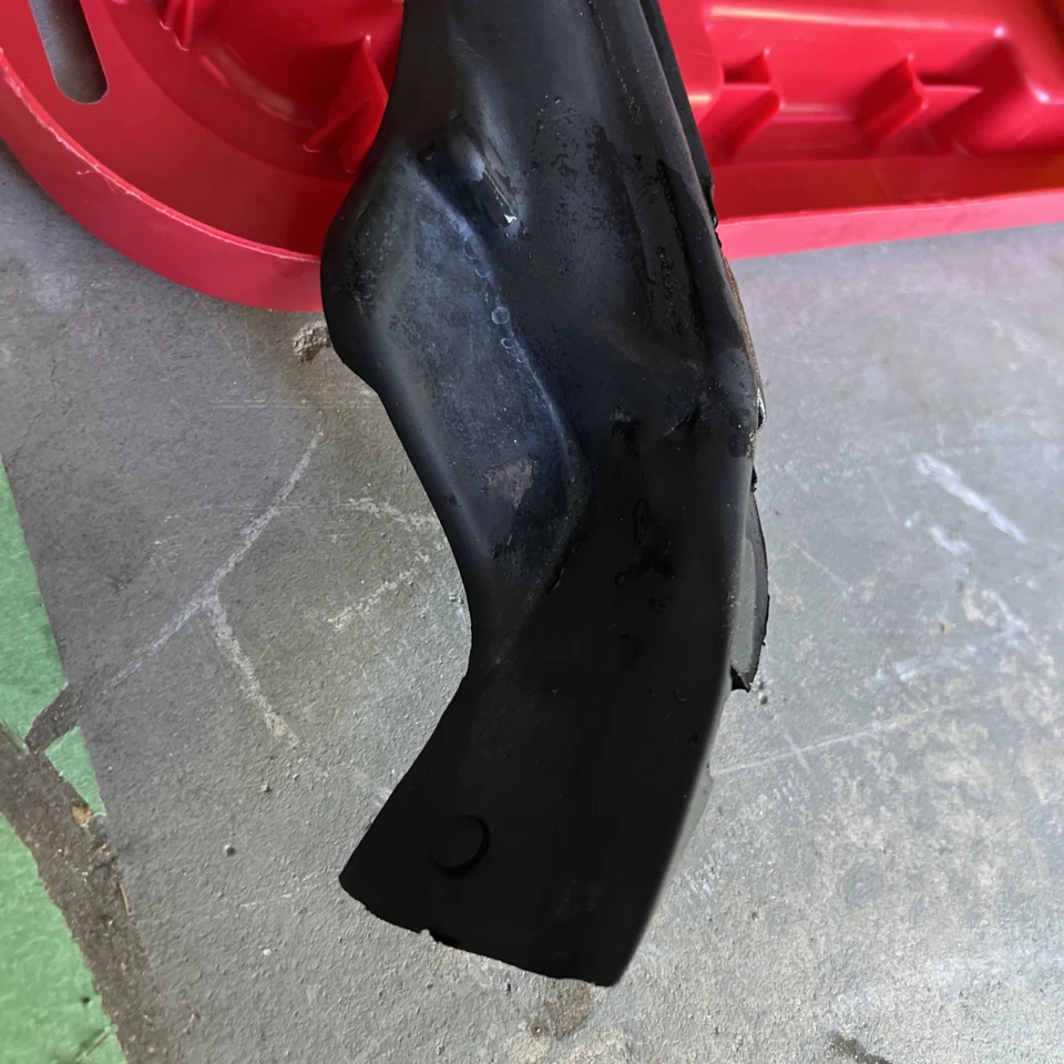 Полный комплект откидной верхней уплотнительной полоски для Mitsubishi Eclipse Spyder 2001-2005 годов выпуска от оригинального производителя - Изображение 3 из 4