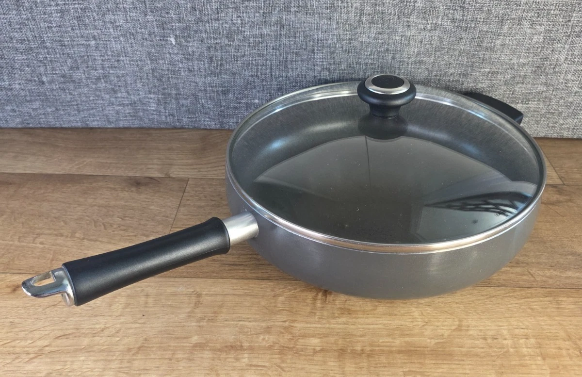 MEYER LARGE 12" FRYING PAN WITH GLASS LID NON-STICK SKILLET USED SEE DESCRIPTION