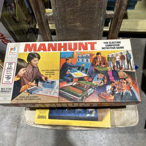 Milton Bradley 1972 Vintage Manhunt - Computer Detective Game - Tested Working