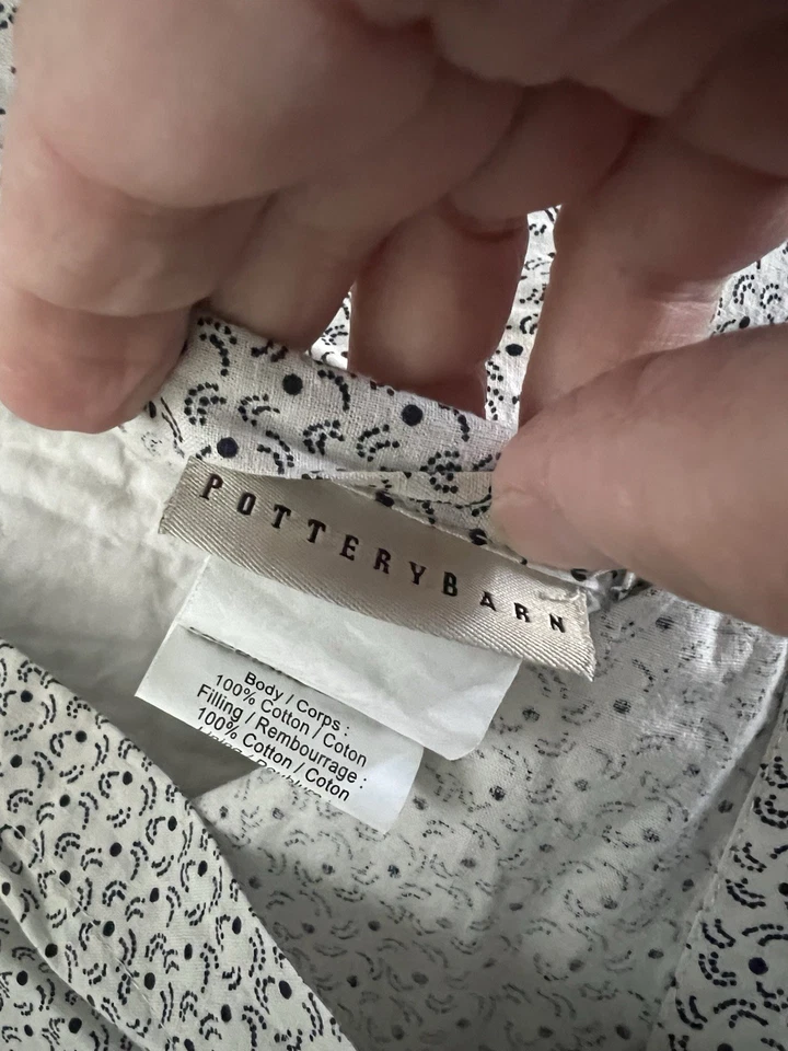 Pottery Barn 海军蓝圆圈拼布被子和 Shams King 三件套床上用品 — 第 2/4 张图片