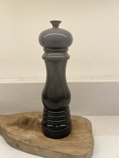 Le Creuset Salt Pepper Mill Grinder Flint 21cm Classic Design See Pics