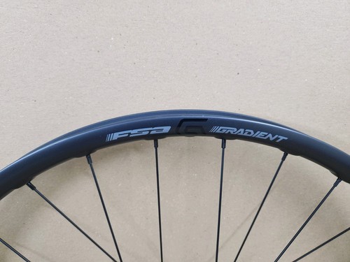 Set ruote FSA Gradient i30 ENDURO Carbon 29" Boost - Foto 3 di 17