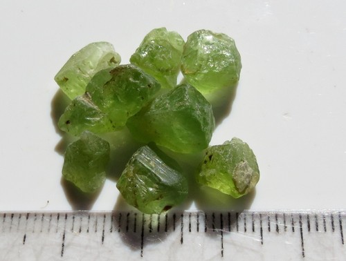 Natural Peridot Raw Rough Earth mined Crystal Gemstones 25ct genuine untreated - Picture 5 of 5