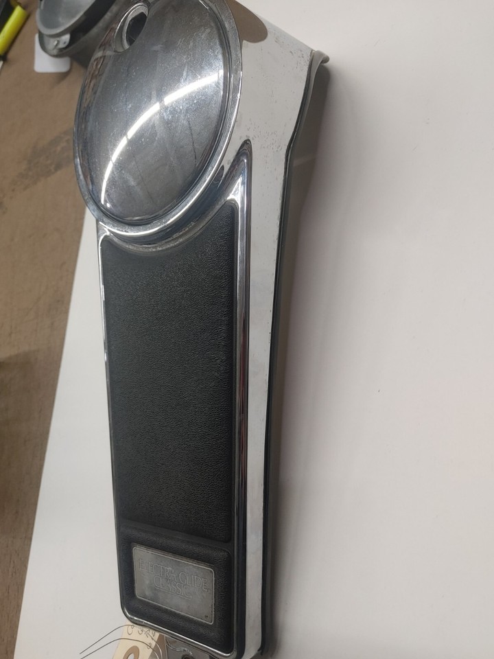 GENUINE HARLEY DAVIDSON Take Off Gas Tank Console And Door 6127098