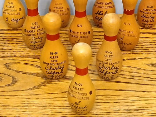Vintage 4" Wood Mini Bowling Pins ~ League Trophy Awards ~ Set of 10 - Picture 3 of 12