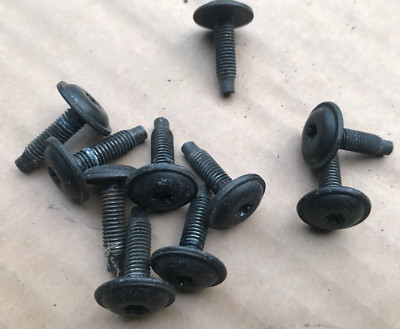 John Deere L100A Lawn Tractor   dash SCREWS                        [44]