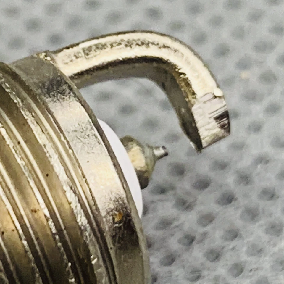 Bujía doble iridio Bosch 8 piezas para Chevy Ford GMC Buick Oldsmobile 9601 Foto 2 de 4