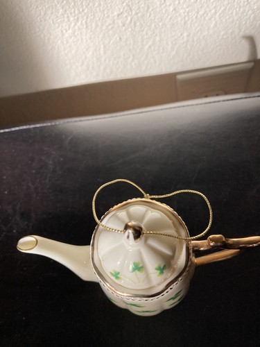 Irish Coffeepot/Teapot Ornament. Ceramic, trimmed In Gold W Beautiful Shamrocks. - Picture 7 of 9