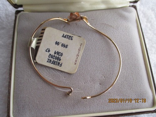 Krementz Gold Tone Rose Bangle Bracelet Vintage 2.25"x1.75" Opening New Box Tag - Picture 4 of 9