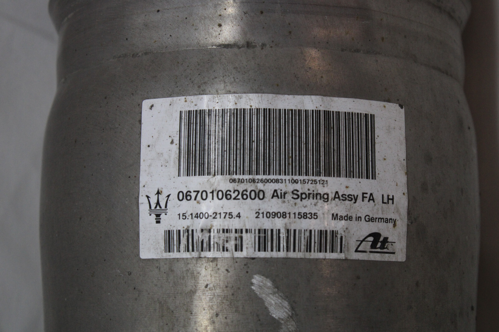 2022 MASERATI LEVANTE MODENA FRONT LEFT AIR SHOCK STRUT 06701007160 OEM 21 22 23