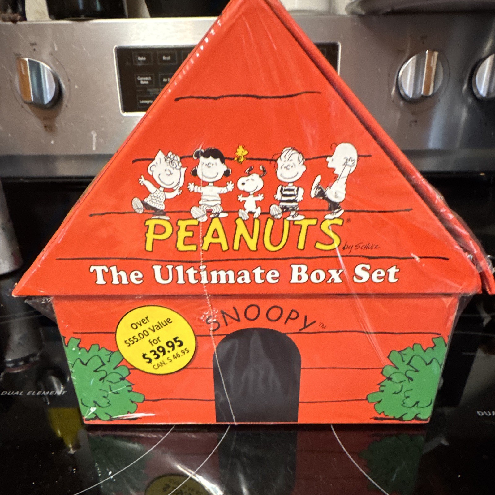 Charles M. Schulz Peanuts: The Ultimate Box Set Collector's Ed Illustrated