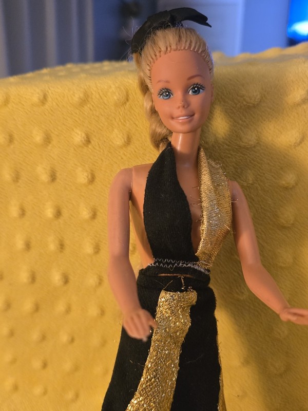 Beautiful Barbie doll Body is a 1966 but head suggests it's from the 80s or 90s.