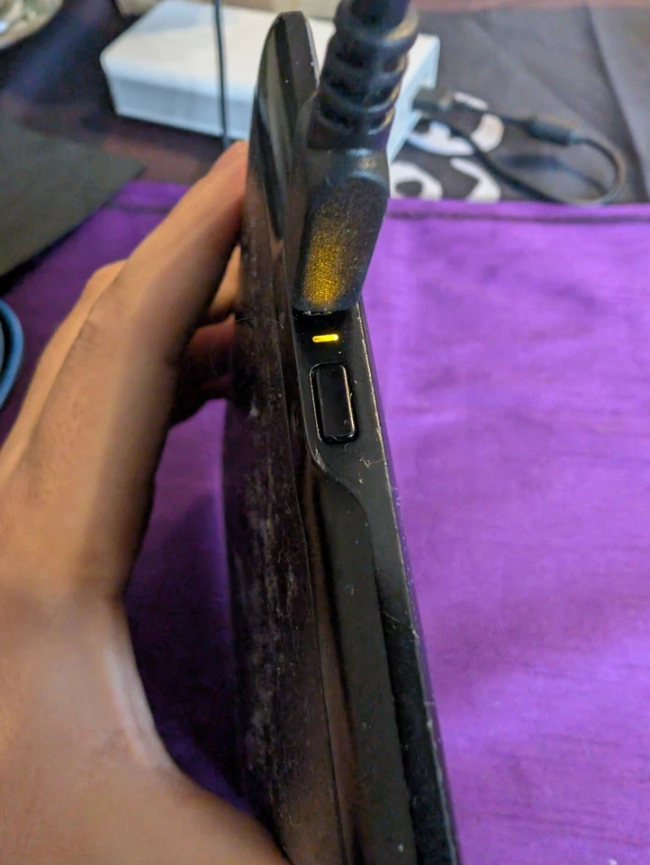 Amazon Kindle (4th Generation) , Wi-Fi, 6in , non touch, please read details - Image 3 of 4