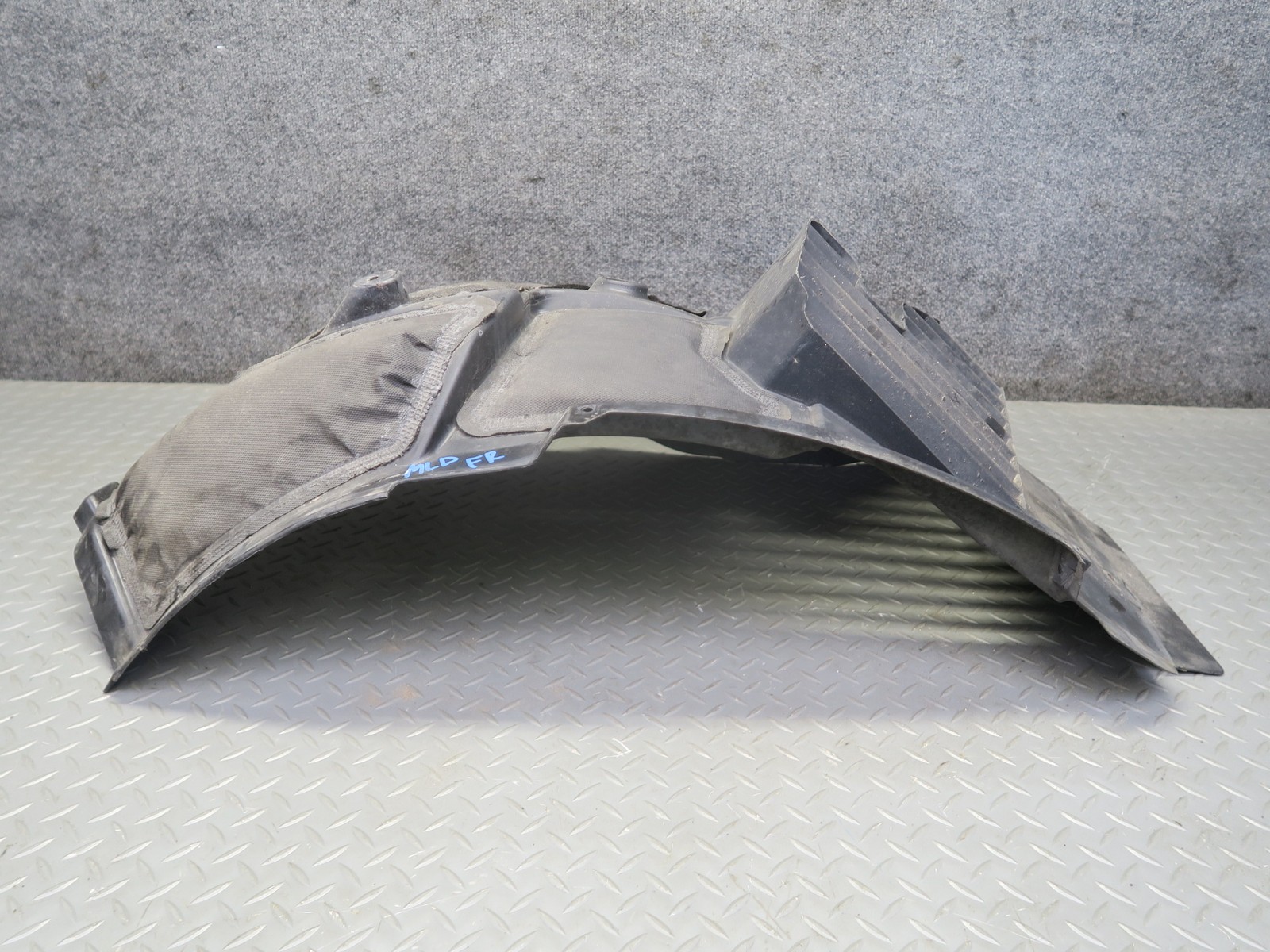 2017-2020 MASERATI LEVANTE M161 FRONT RIGHT FENDER LINER SPLASH SHIELD GUARD SET