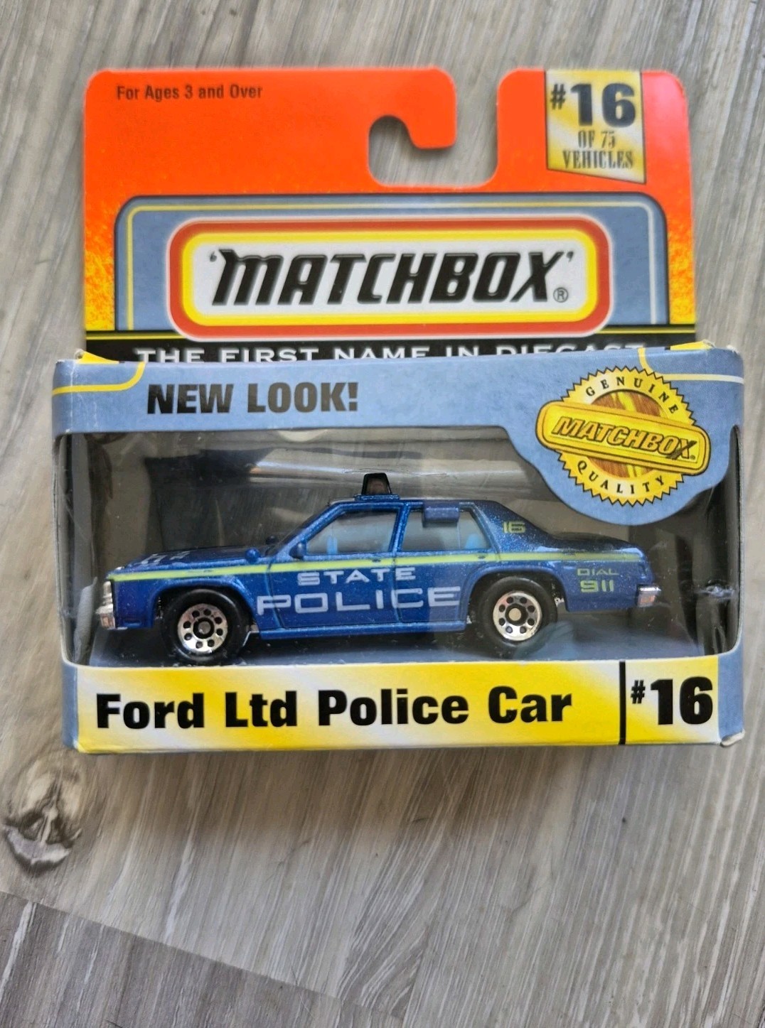 Matchbox Ford LTD Police State Car 164 Modellauto in der OVP