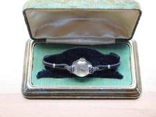 Renise Gold Ladies Watch With Case Runs Intermittently 6 Sapphires Swiss Vintage