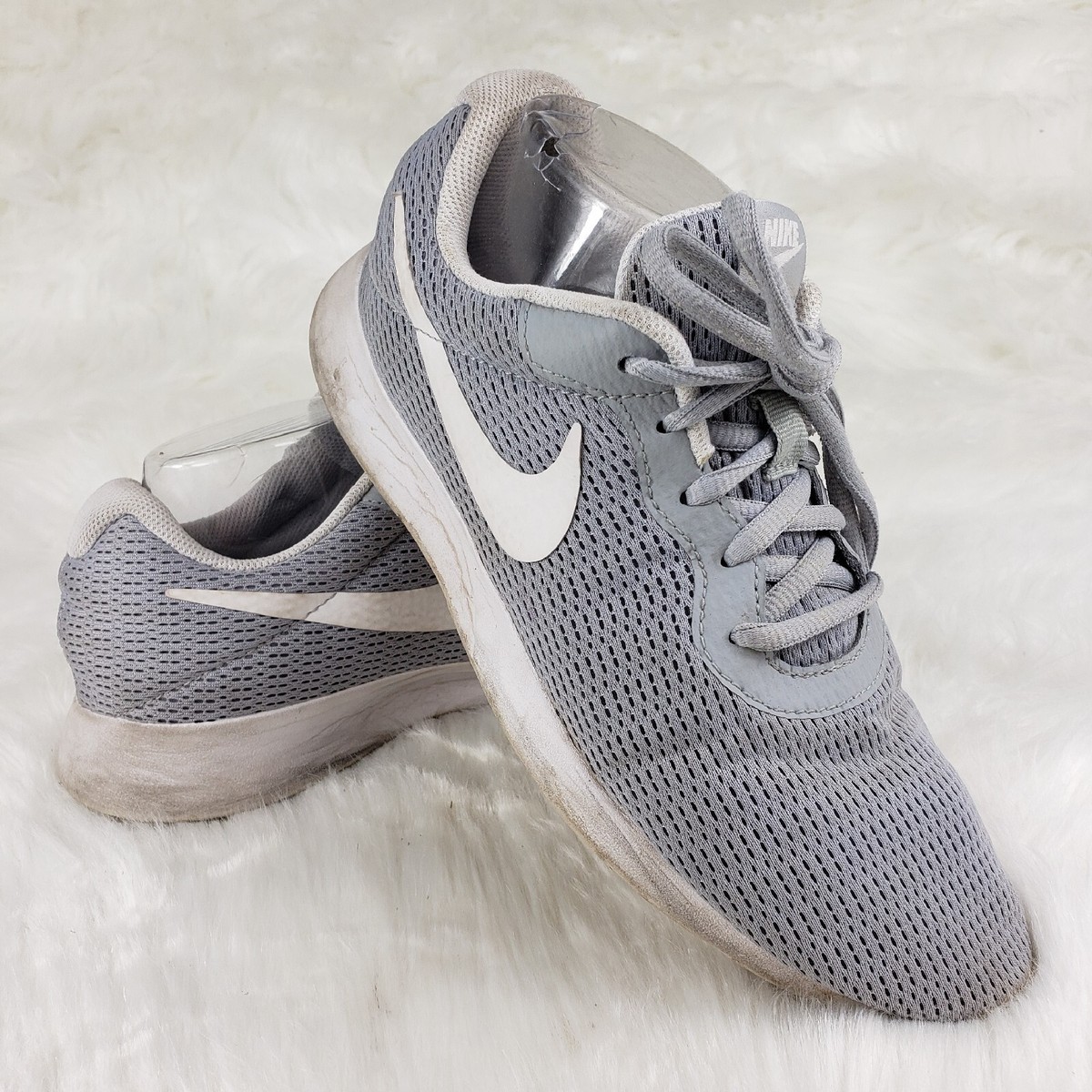 nike tanjun running shoes womens