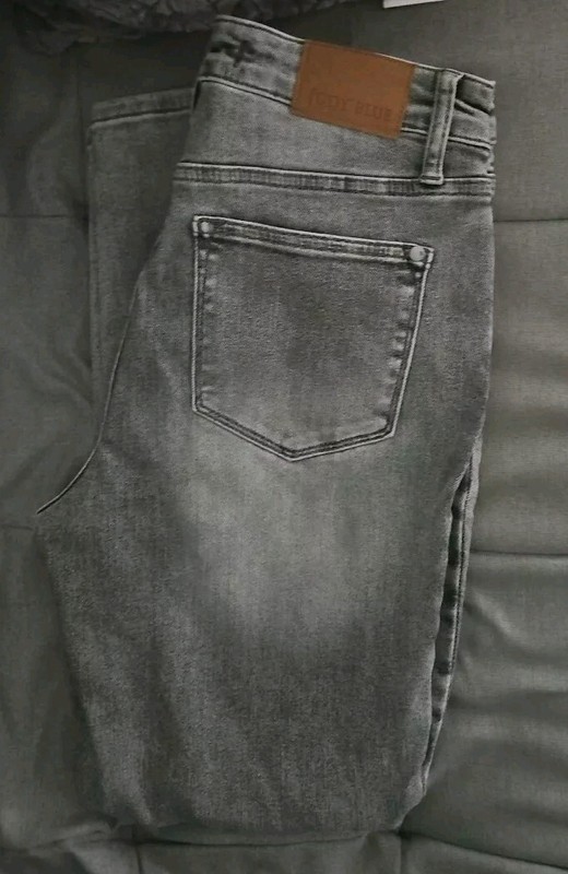 Judy Blue Slim Fit Gray Jeans Size 5/27