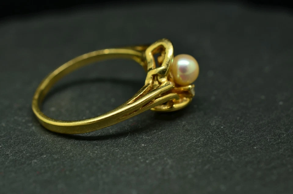 Anillo de perlas rosa claro natural de oro amarillo de 14K con diamante talla 7,25 Foto 2 de 4