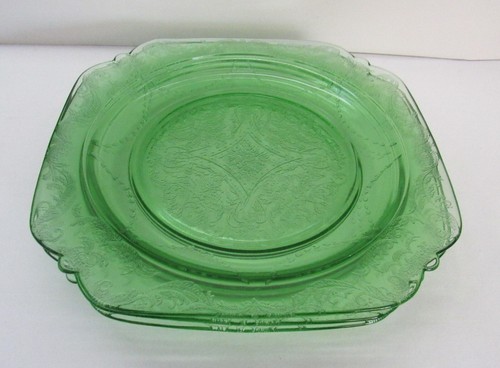 Vintage Green Vaseline Glass Luncheon Plates Federal Glass Co - Set of 3 - EUC - Picture 10 of 15