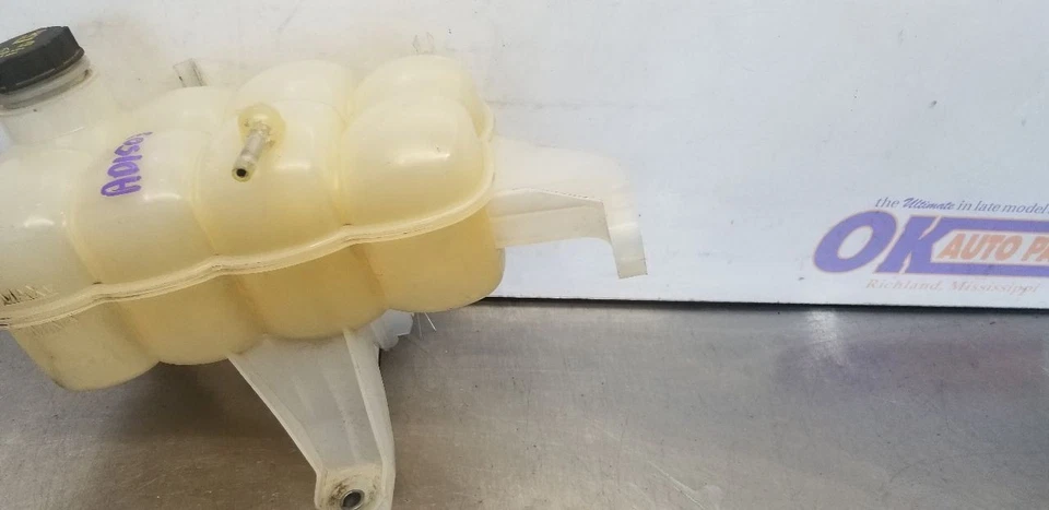 22 FORD F350 SUPER DUTY RADIATOR COOLANT RESERVOIR 6.2L - Image 3 of 4