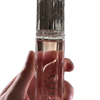 95% Full Burberry Body Tender 2.8 oz 85 mL Eau de Toilette