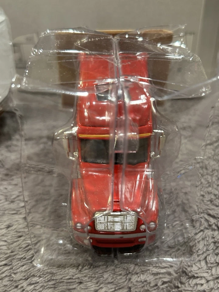 NEW SPECCAST Case IH 1/64 Freightliner  #ZJD-762 - Image 4 of 4