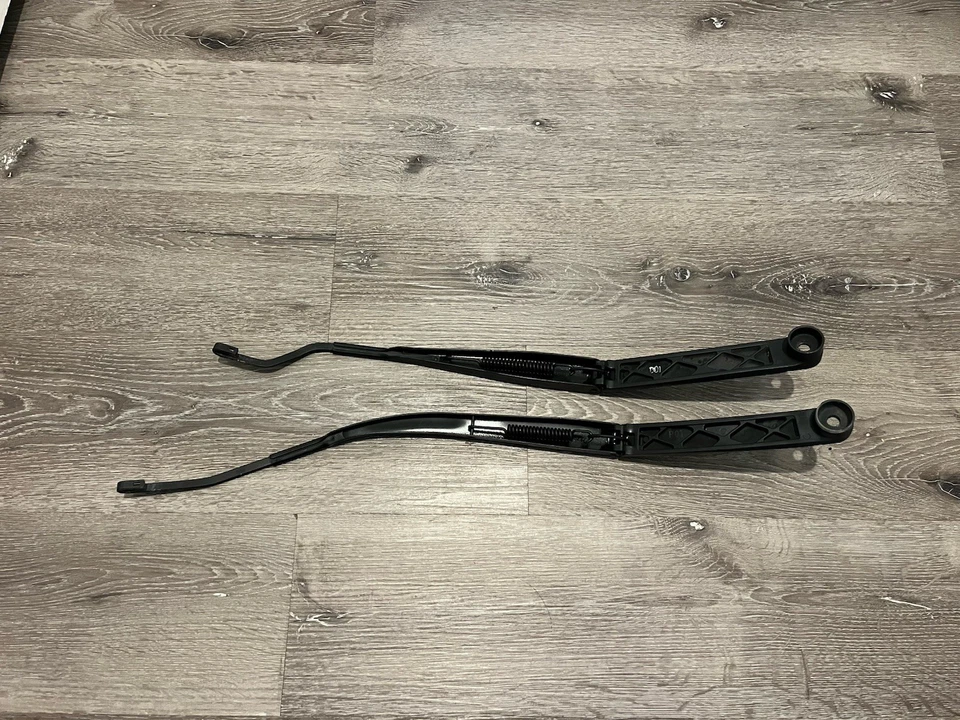 Brazos limpiaparabrisas Hyundai Santa Fe 2007-2009 - Par (derecho y derecho) - Gancho en J - OEM - Usado - Foto 3 de 4